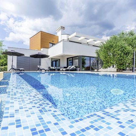 Villa Pedena In Sveta Katarina - Haus Fuer 8-10 Personen Benazici Exterior foto