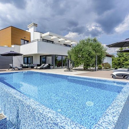 Villa Pedena In Sveta Katarina - Haus Fuer 8-10 Personen Benazici Exterior foto