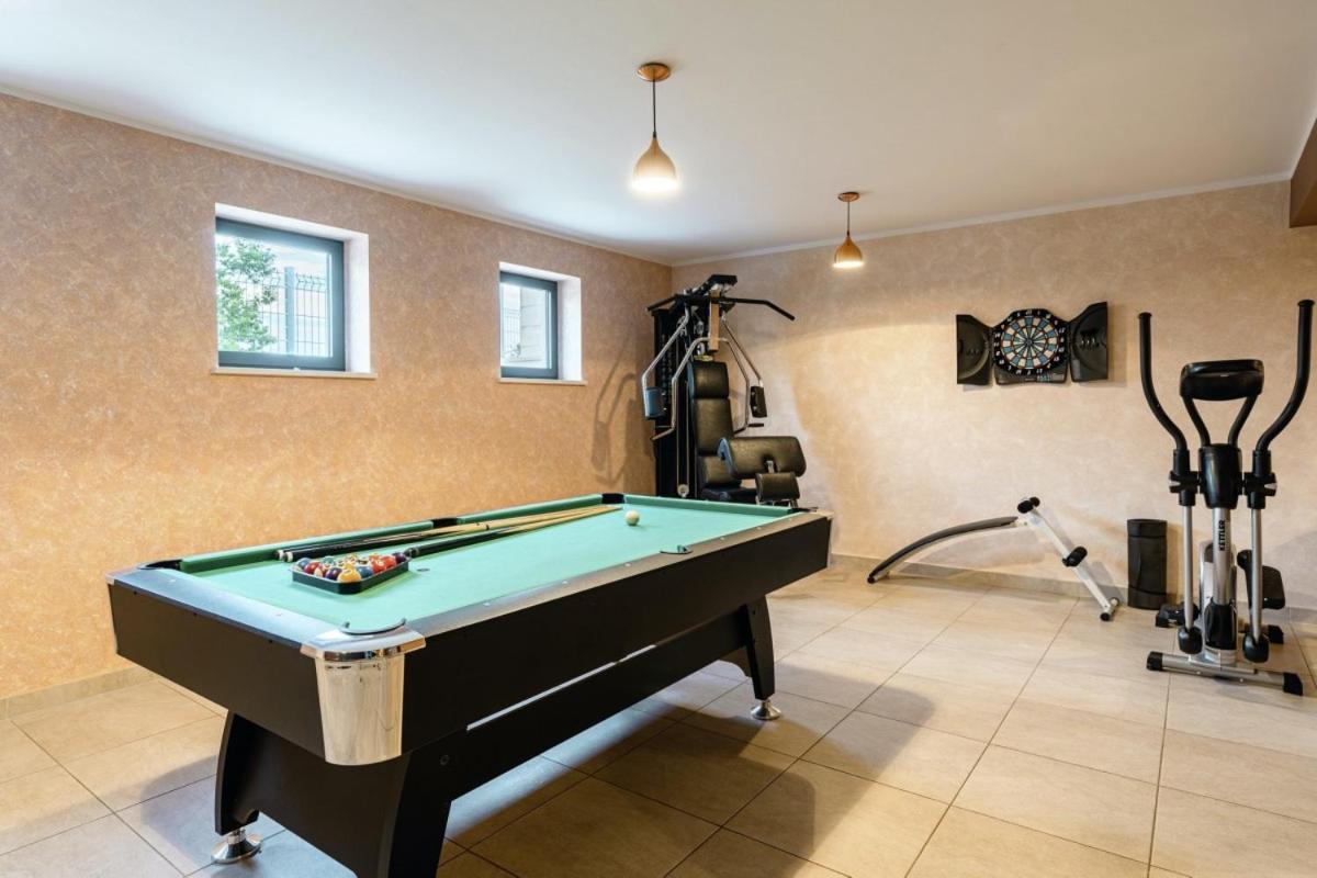 Villa Pedena In Sveta Katarina - Haus Fuer 8-10 Personen Benazici Exterior foto