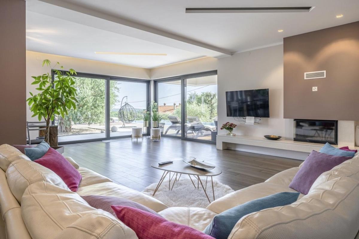 Villa Pedena In Sveta Katarina - Haus Fuer 8-10 Personen Benazici Exterior foto