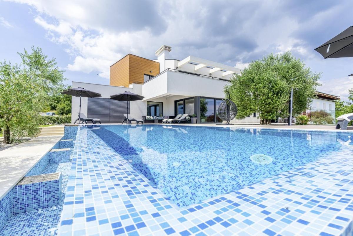 Villa Pedena In Sveta Katarina - Haus Fuer 8-10 Personen Benazici Exterior foto