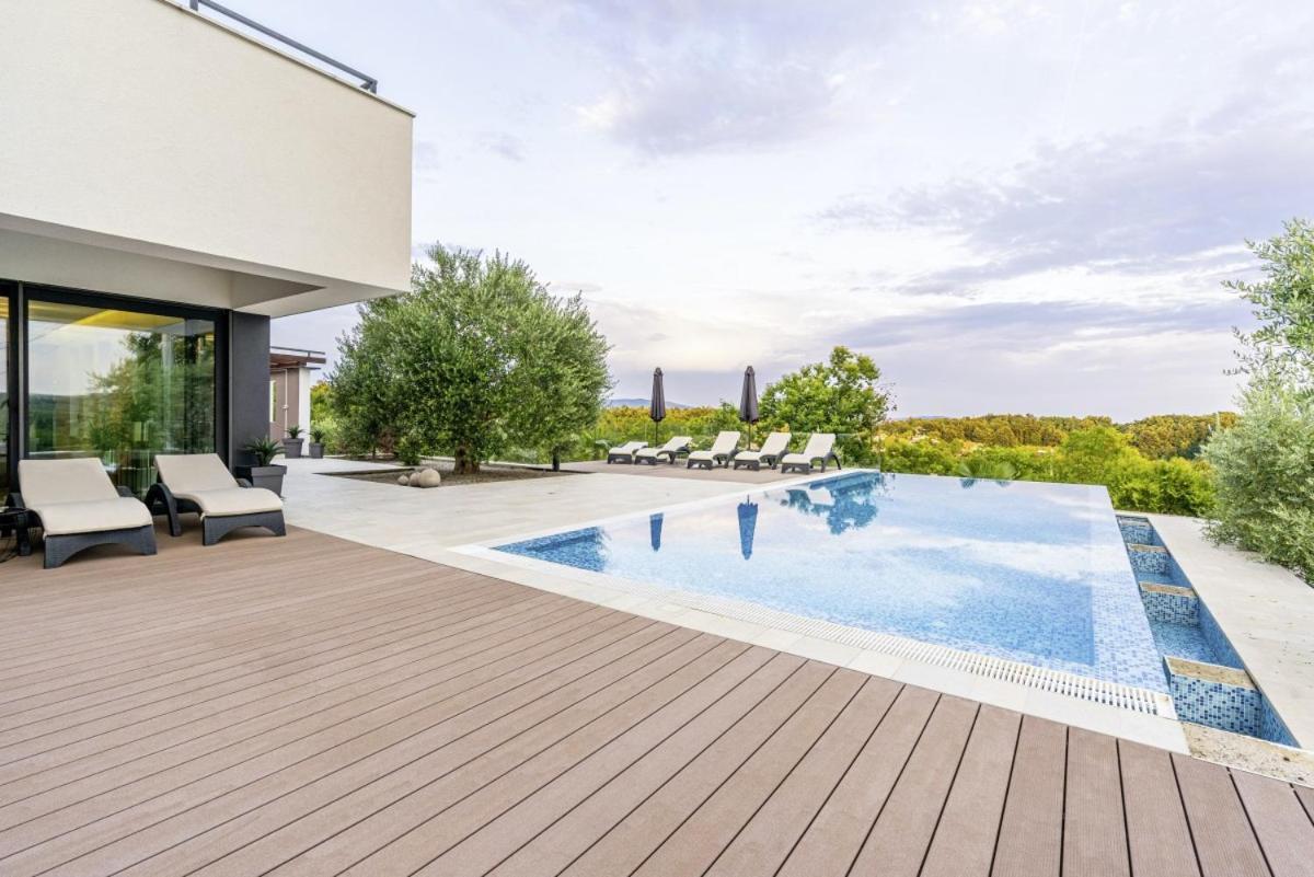 Villa Pedena In Sveta Katarina - Haus Fuer 8-10 Personen Benazici Exterior foto
